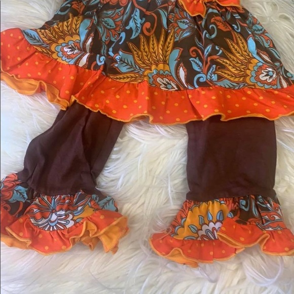 Kids new outfit all different sizes - Picture 2 of 2